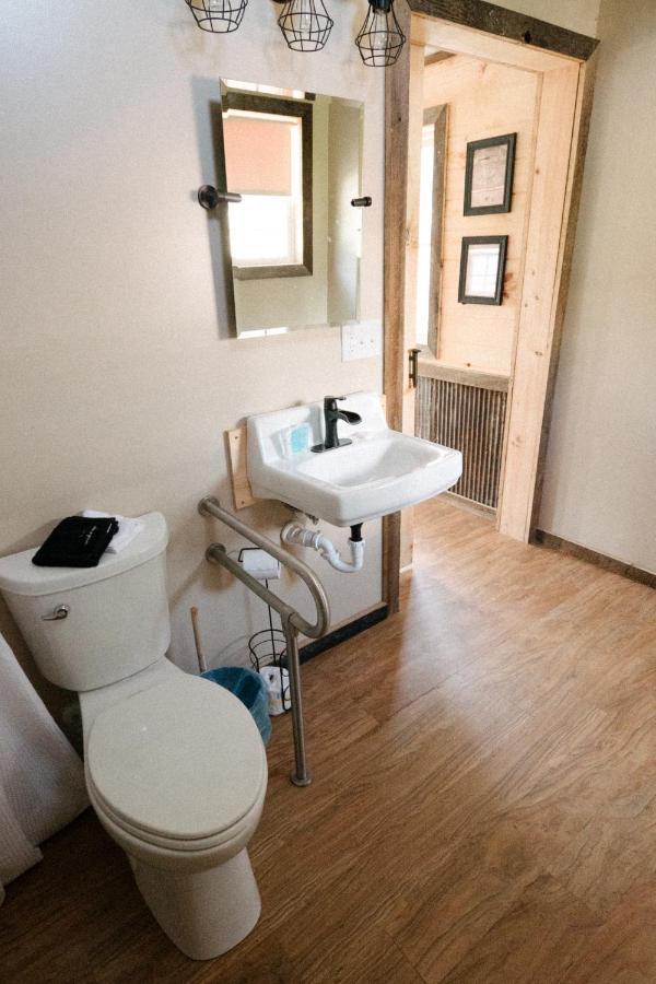 The Outpost Hotel Grand Rivers Luaran gambar
